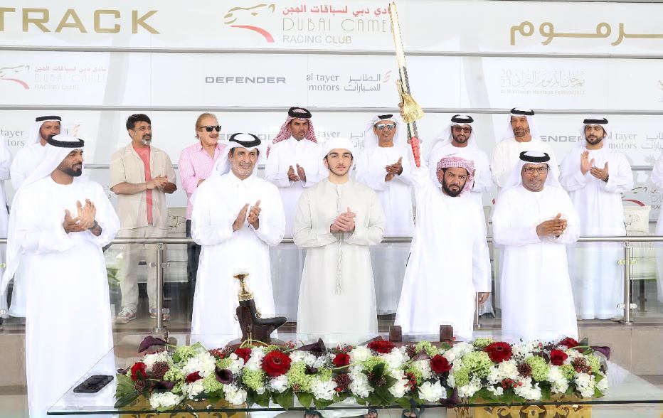 «التماس» تهدي الرئاسة سيف الإمارات
