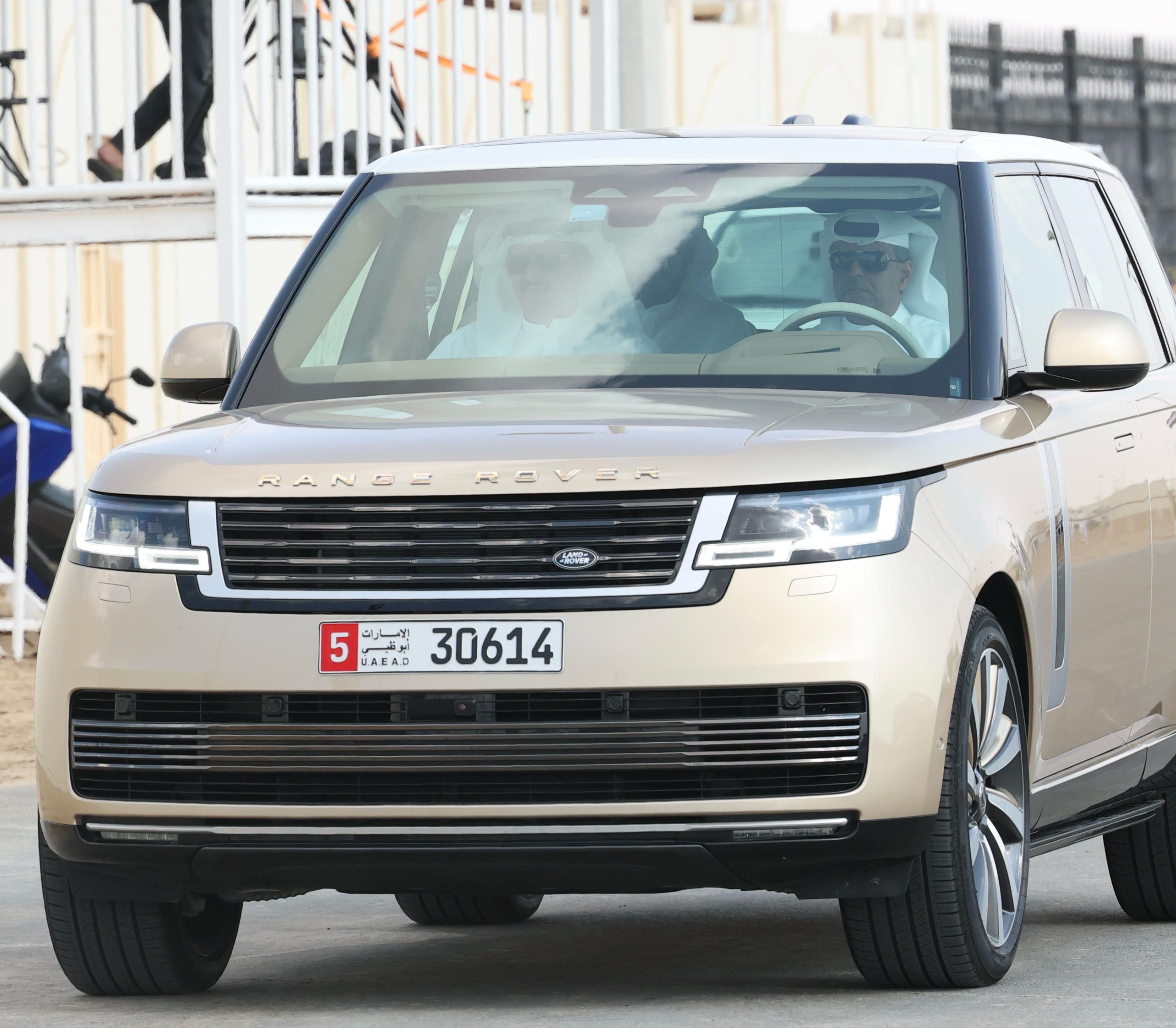 بحضور ومتابعة معالي الشيخ سلطان بن حمدان آل نهيان تنطلق منافسات رموز الحقايق بمهرجان جائزة زايد الكبرى 2026-2025 بعاصمة الميادين . 